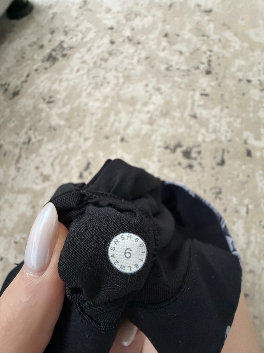 Lululemon Sweat Times Bra Size 6 - Hanakotoba Starlight Multi / Black - Picture 5 of 5